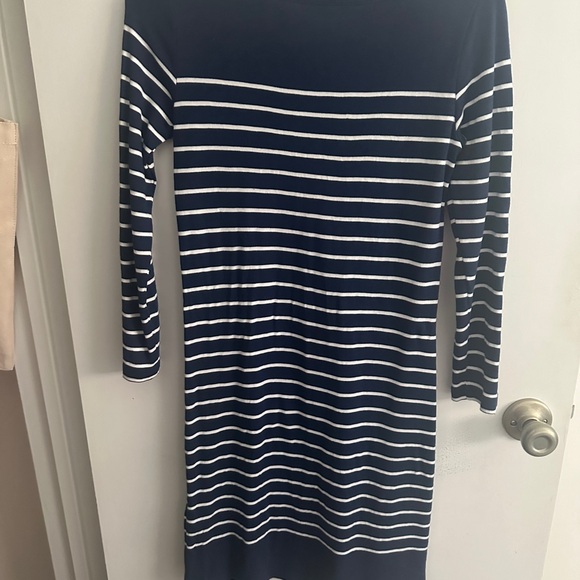 Vineyard Vines Stretch 3/4 sleeve Navy Striped Dress - Picture 3 of 4